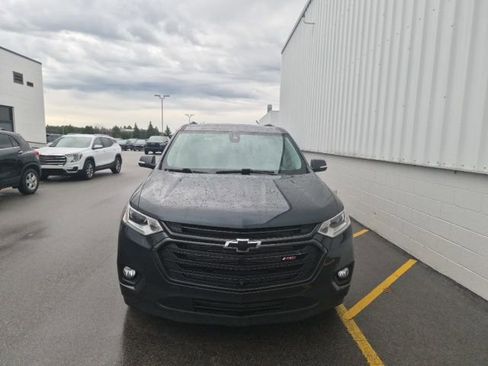 Used 2021 Chevrolet Traverse RS image 2