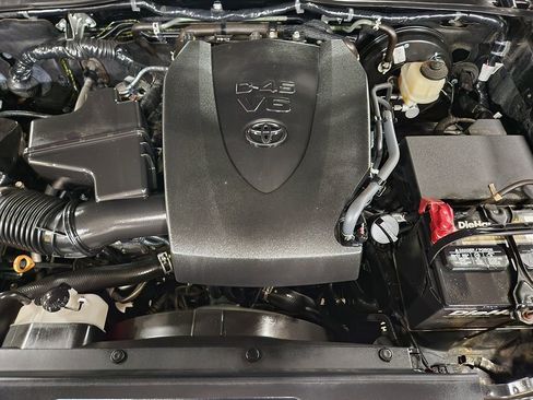 Used 2018 Toyota Tacoma TRD Sport w/ Technology Package image 52