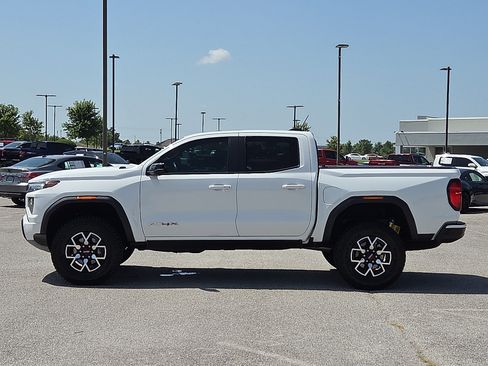 Used 2023 GMC Canyon AT4X AWD/4WD image 3