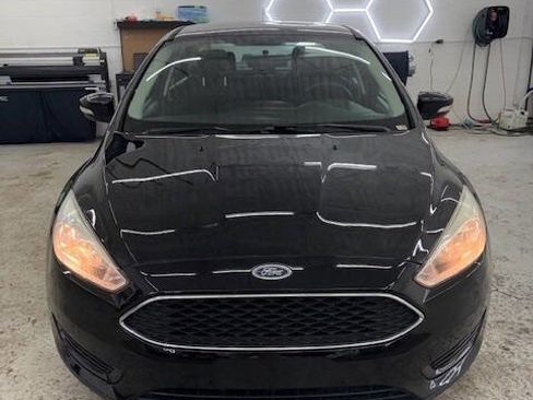 Used 2018 Ford Focus SE w/ Cold Weather Package image 8