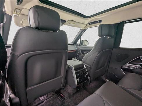 New 2025 Land Rover Range Rover Long Wheelbase SE image 20