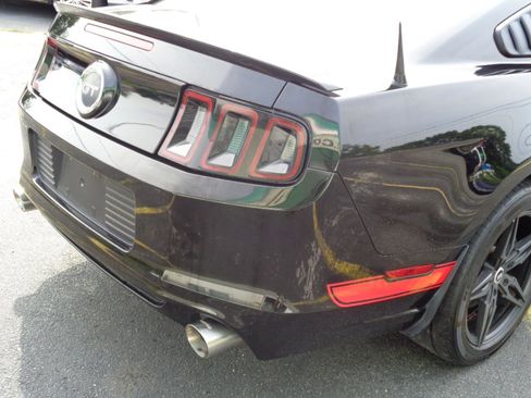 Used 2014 Ford Mustang GT image 11