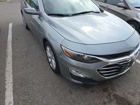 Used 2025 Chevrolet Malibu LT image 3