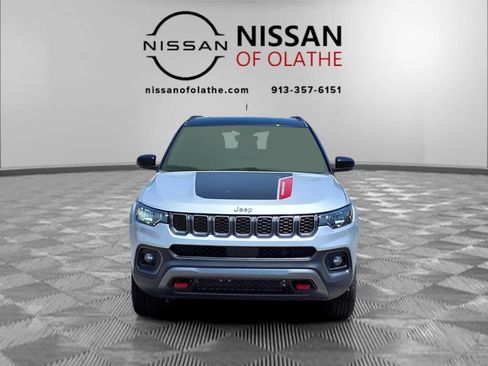 Used 2025 Jeep Compass Trailhawk AWD/4WD image 32