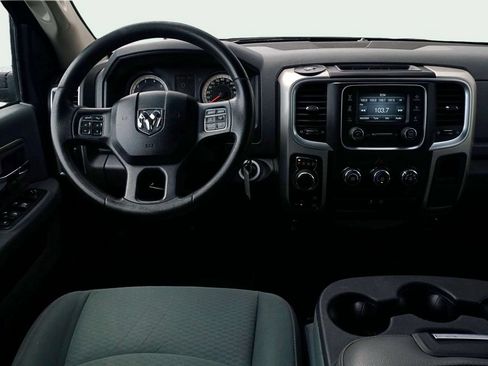Used 2017 RAM 1500 Classic SLT AWD/4WD image 18