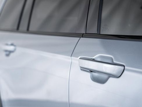 New 2025 Jeep Grand Cherokee L Limited w/ Luxury Tech Group II image 15