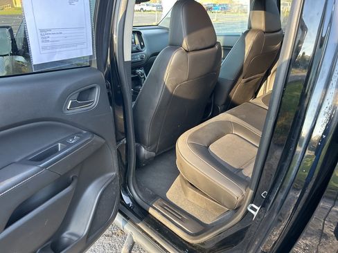 Used 2022 GMC Canyon AT4 image 26