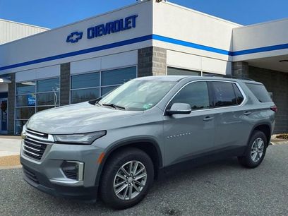 Used 2023 Chevrolet Traverse LT