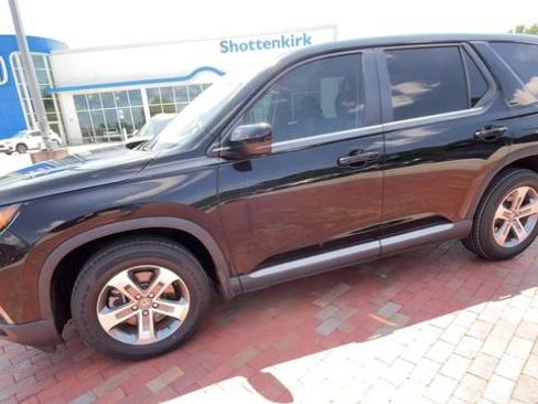 Certified 2024 Honda Pilot EX-L image 6