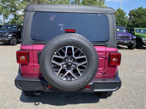 New 2026 Jeep Wrangler Unlimited Sahara AWD/4WD image 4