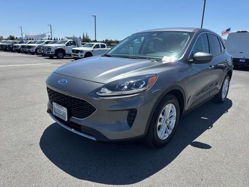 Certified 2021 Ford Escape SE FWD image 1