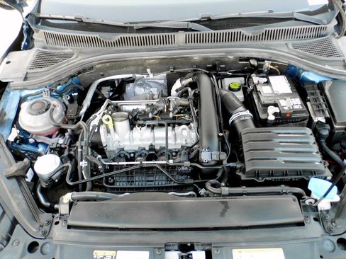 Used 2021 Volkswagen Jetta SE w/ SE Cold Weather Package image 26