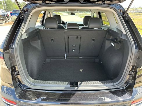 Used 2025 Volkswagen Taos SE image 23