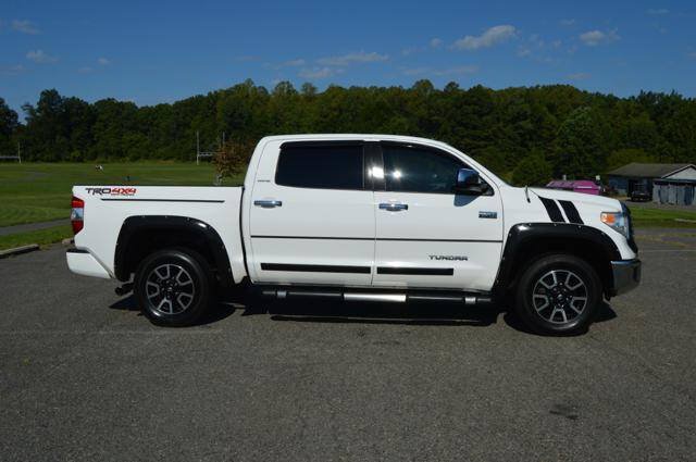 Used 2016 Toyota Tundra Limited w/ Limited Premium Package AWD/4WD image 4