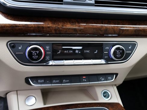 Used 2018 Audi Q5 2.0T Premium Plus w/ Premium Plus Package image 29