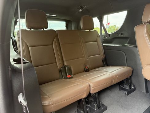 Certified 2024 Chevrolet Suburban High Country w/ Premium Package 2 image 27