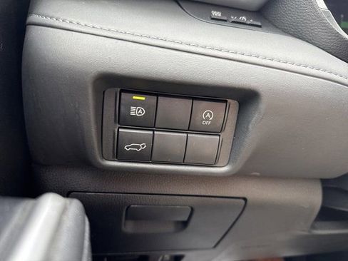 Used 2023 Toyota Highlander XLE image 29