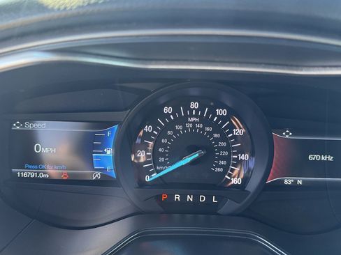 Used 2020 Ford Fusion SE FWD image 18