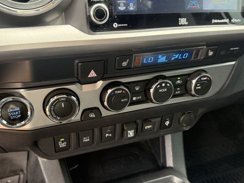 Used 2023 Toyota Tacoma Limited AWD/4WD image 15