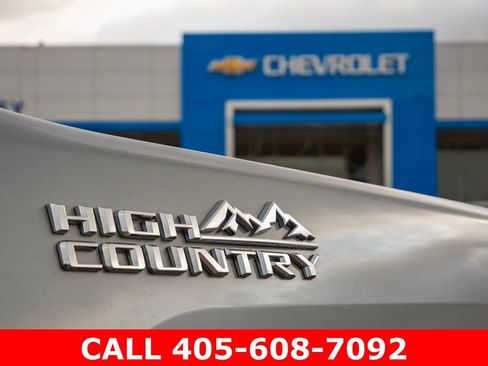 Used 2024 Chevrolet Silverado 2500 High Country w/ High Country Premium Package AWD/4WD image 9