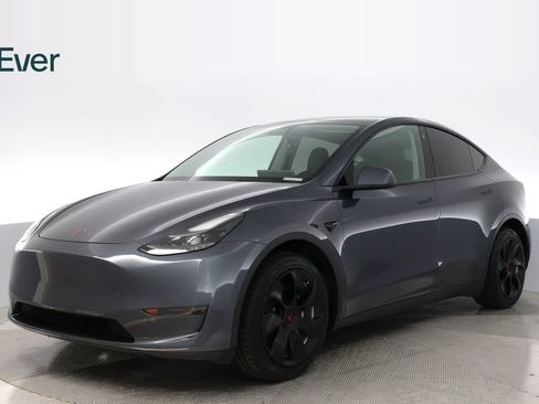 Used 2022 Tesla Model Y Long Range AWD/4WD image 2