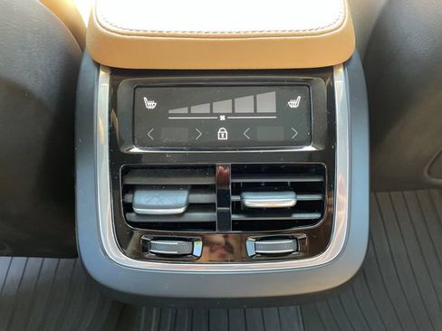 Used 2025 Volvo XC90 B5 Ultra w/ Protection Package Premier AWD/4WD image 22