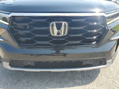 Used 2024 Honda Pilot Touring image 13