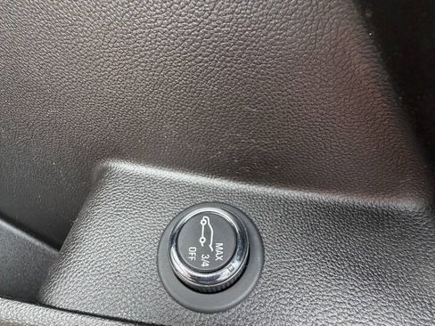 Used 2019 Chevrolet Traverse LT AWD/4WD image 30