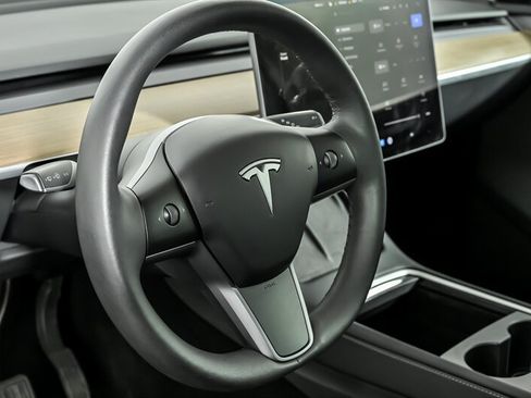 Used 2023 Tesla Model Y Long Range AWD/4WD image 19