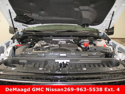 New 2025 GMC Sierra 2500 AT4 w/ Technology Package image 11