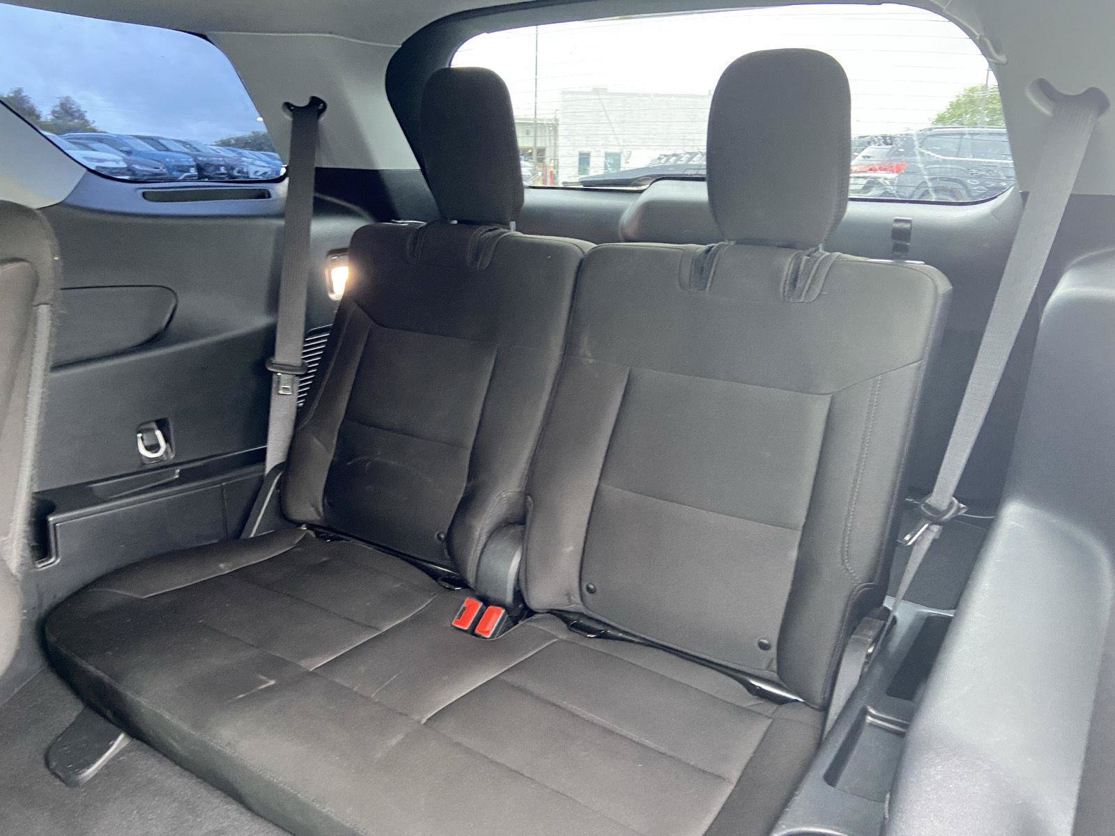 Used 2023 Ford Explorer XLT AWD/4WD image 19