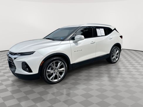 Certified 2022 Chevrolet Blazer Premier w/ Enhanced Convenience Package AWD/4WD image 4