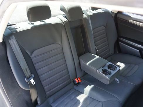 Used 2020 Ford Fusion SE image 19