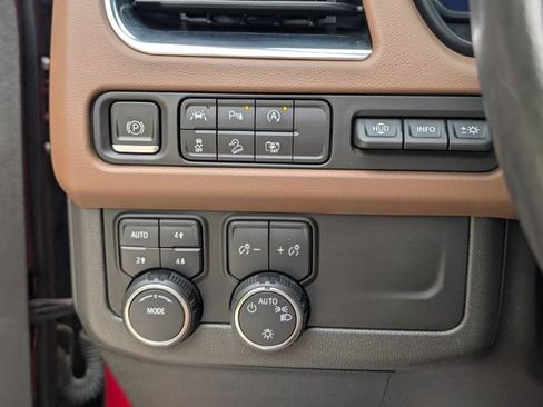 Used 2023 Chevrolet Tahoe High Country AWD/4WD image 16
