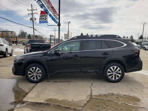 Used 2023 Subaru Outback Premium image 7