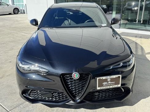 Used 2025 Alfa Romeo Giulia w/ Driving Assist Package image 3