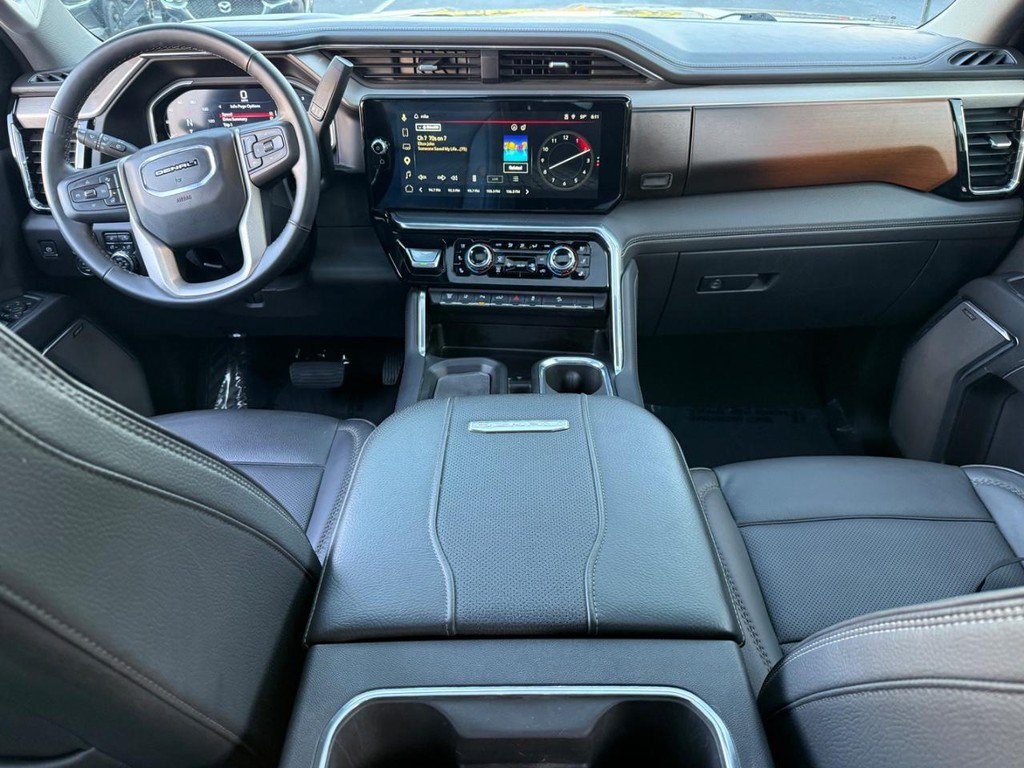 Used 2024 GMC Sierra 2500 Denali w/ Denali Reserve Package AWD/4WD image 11