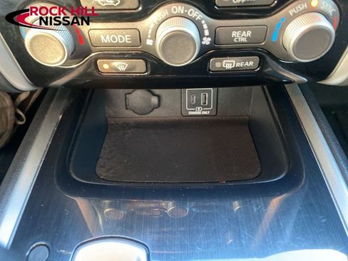 Used 2020 Nissan Pathfinder SV image 25