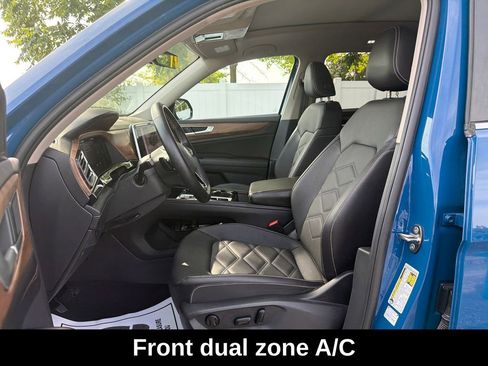 Used 2025 Volkswagen Atlas SE w/ Panoramic Sunroof Package FWD image 11