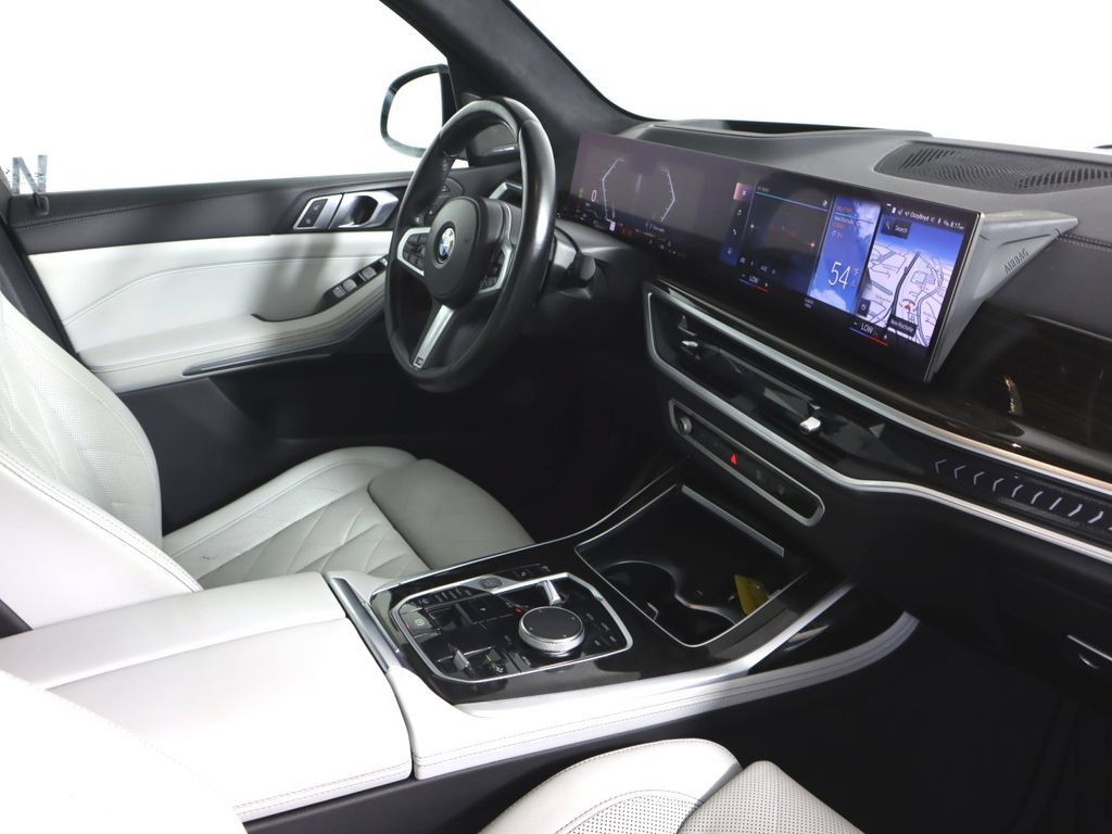 Used 2023 BMW X7 xDrive40i w/ M Sport Package AWD/4WD image 30