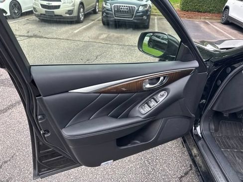 Used 2018 INFINITI Q50 Luxe w/ Essential Package (3.0T Luxe) AWD/4WD image 13