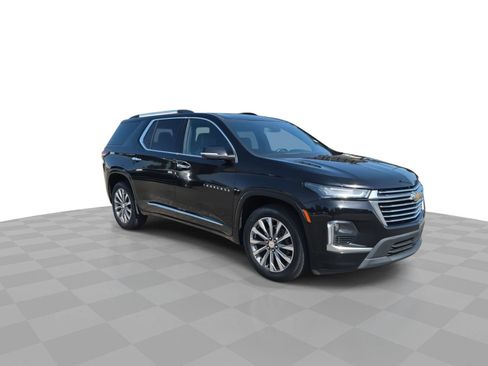 Certified 2023 Chevrolet Traverse Premier FWD image 2