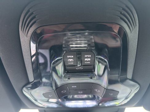 Used 2023 Alfa Romeo Stelvio Ti image 43