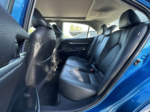 Used 2020 Toyota Camry XSE FWD image 4