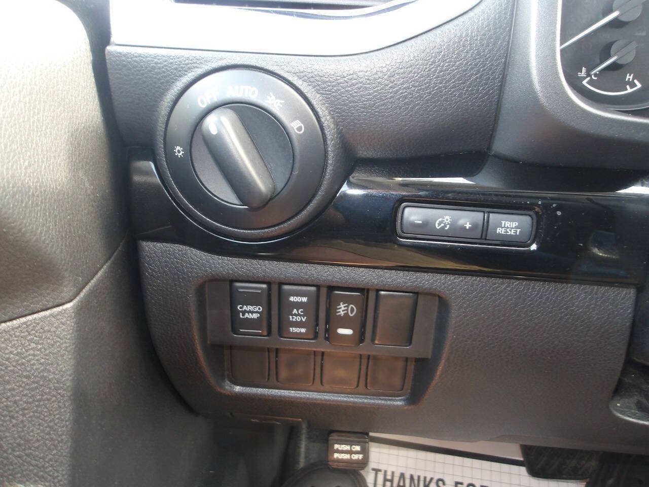 Used 2021 Nissan Titan SV w/ SV Convenience Package AWD/4WD image 14