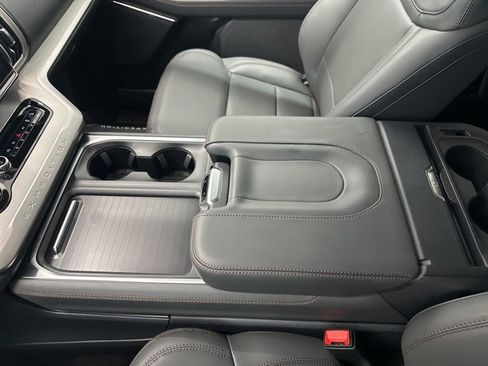 New 2025 Ford Expedition Active image 35