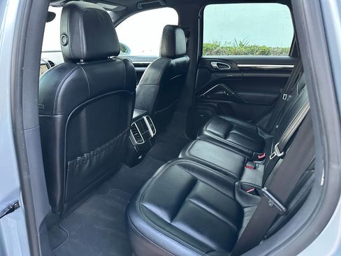 Used 2016 Porsche Cayenne image 15