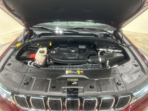 Used 2022 Jeep Grand Cherokee Overland w/ Luxury Tech Group IV image 31