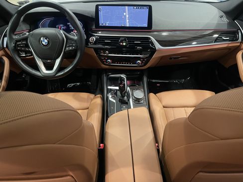 Certified 2023 BMW 530i xDrive w/ Convenience Package AWD/4WD image 16