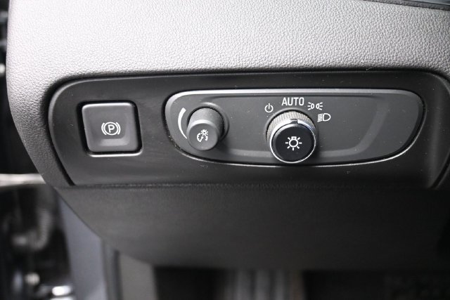 Used 2020 Buick Enclave Essence AWD/4WD image 15